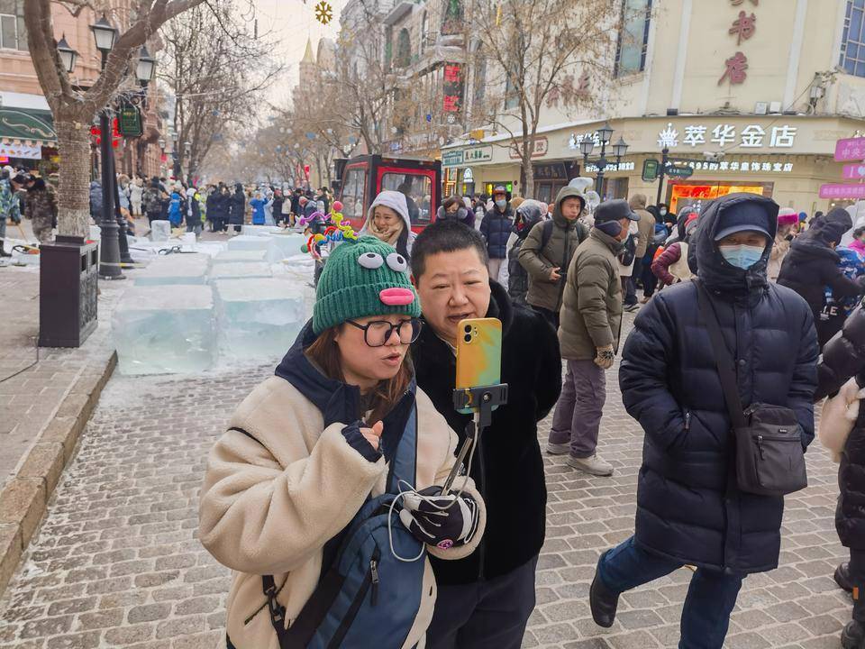 尔滨的独特魅力与深度体验，外国游客的硬控之旅